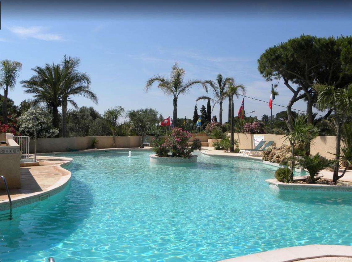 Mobile Home In Frejus, South Of France Exteriör bild